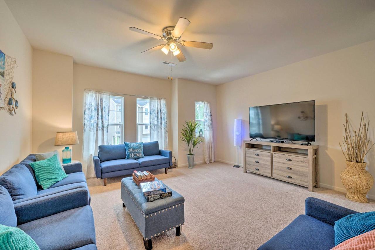 Modern Coastal Condo With Patio 1 Mi To Beaches! Carolina Beach Zewnętrze zdjęcie