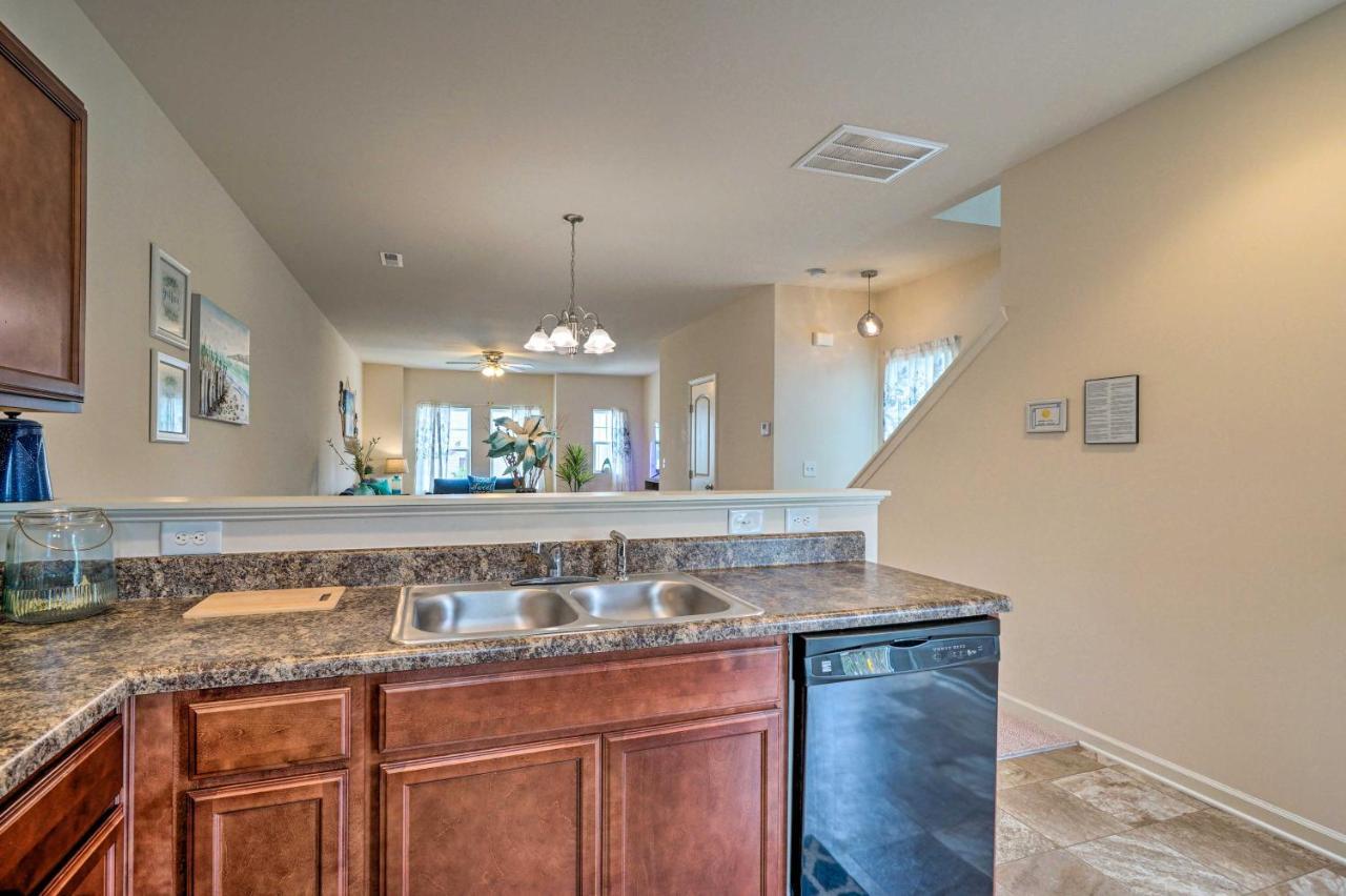 Modern Coastal Condo With Patio 1 Mi To Beaches! Carolina Beach Zewnętrze zdjęcie