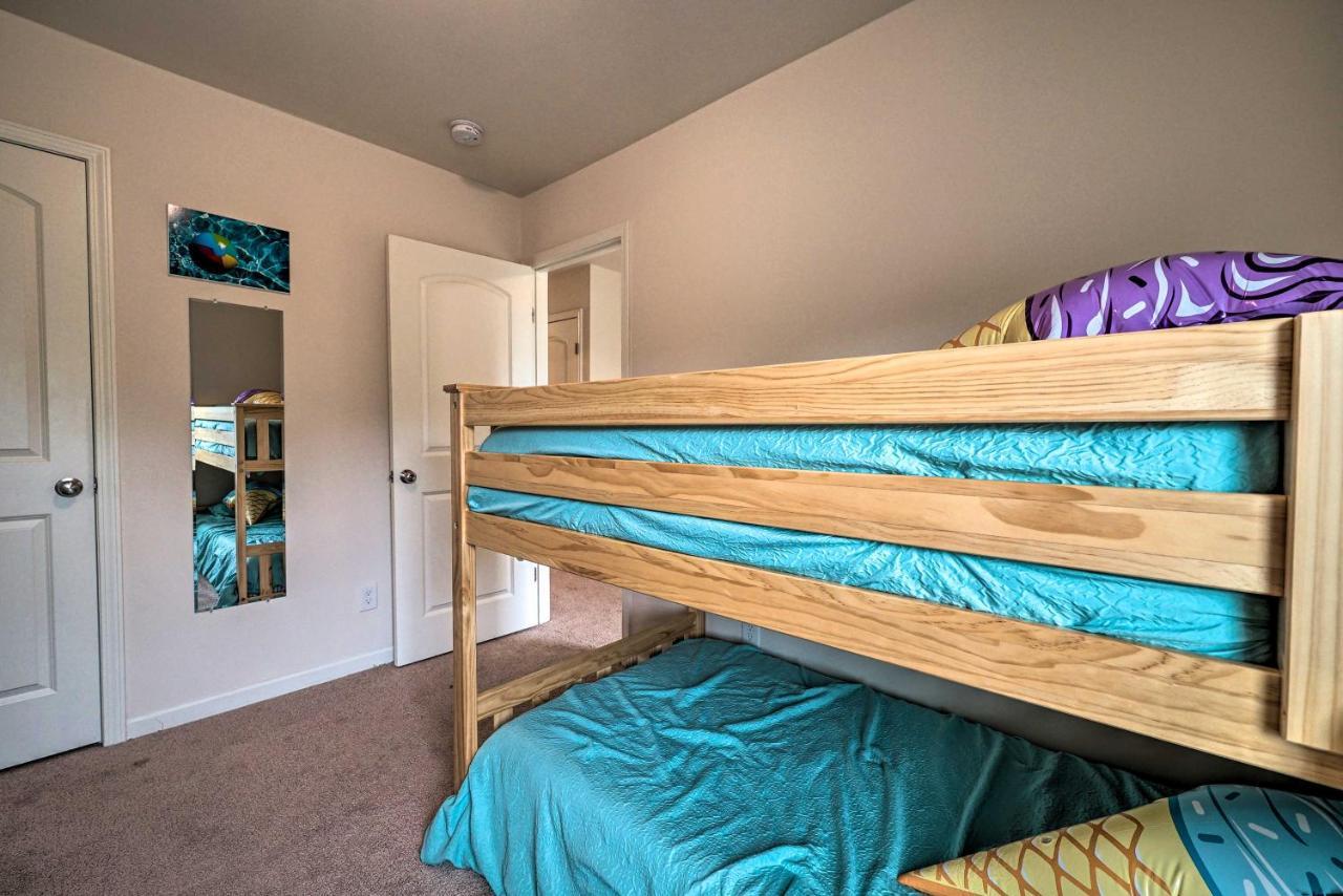 Modern Coastal Condo With Patio 1 Mi To Beaches! Carolina Beach Zewnętrze zdjęcie