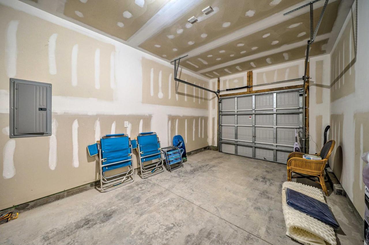 Modern Coastal Condo With Patio 1 Mi To Beaches! Carolina Beach Zewnętrze zdjęcie