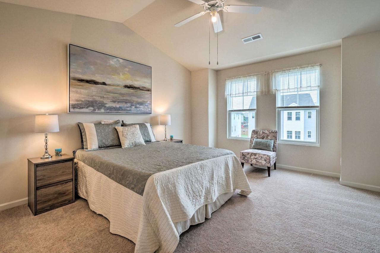 Modern Coastal Condo With Patio 1 Mi To Beaches! Carolina Beach Zewnętrze zdjęcie